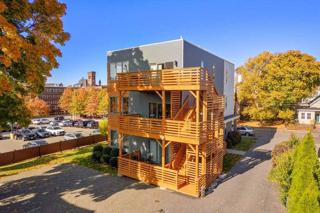 Apartment for rent at 28 Ash Waltham, Waltham, MA 02453