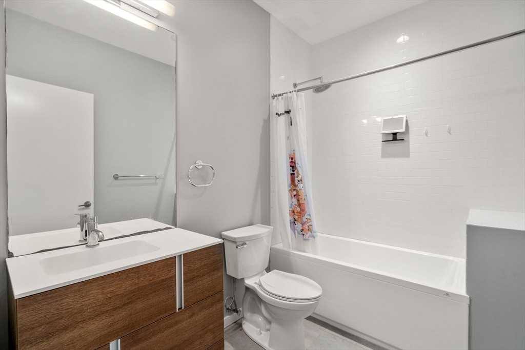 Apartment for rent at 28 Ash Waltham, Waltham, MA 02453