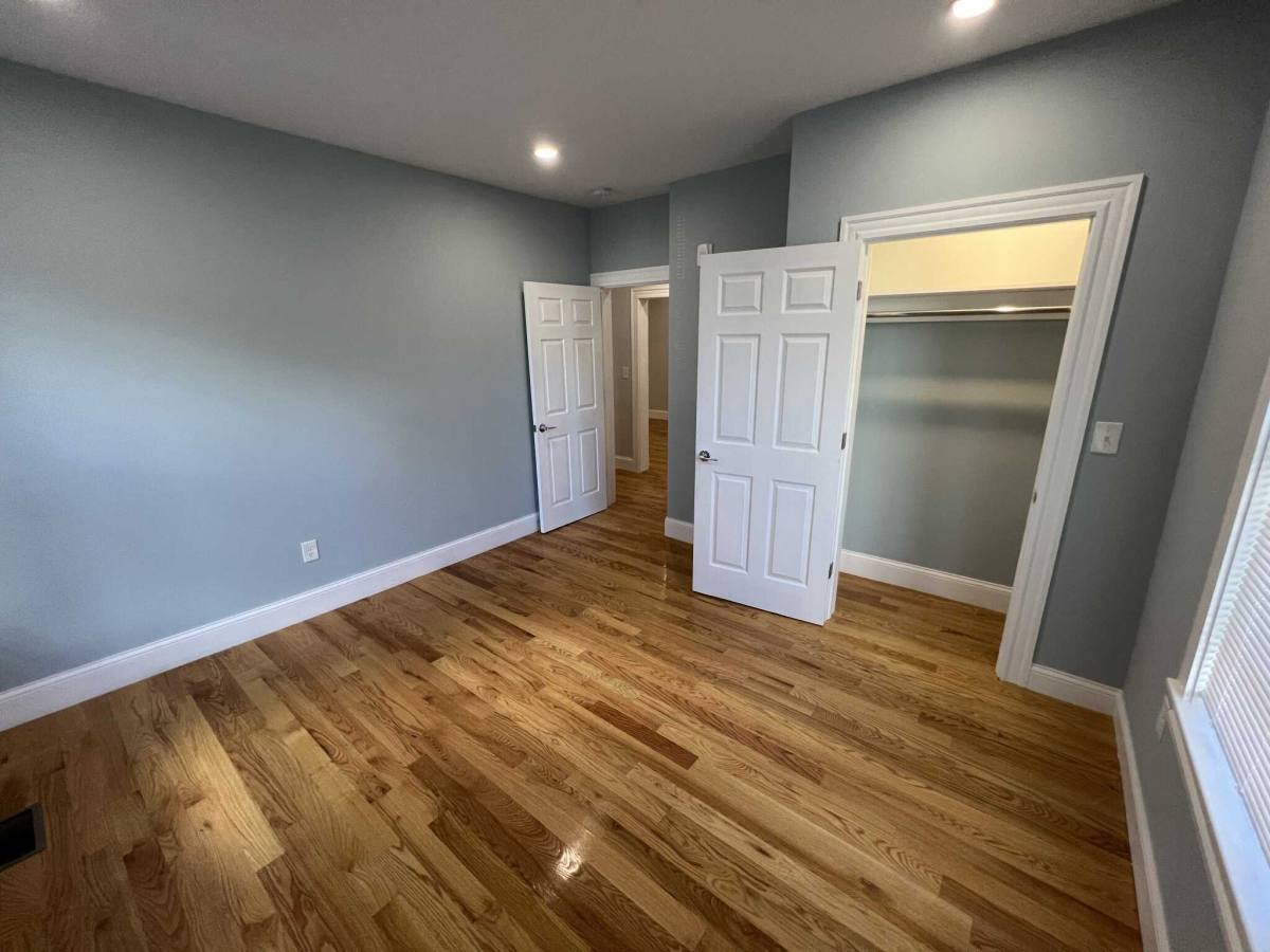 Apartment for rent at 374 Oxford St, Cambridge, MA 02140