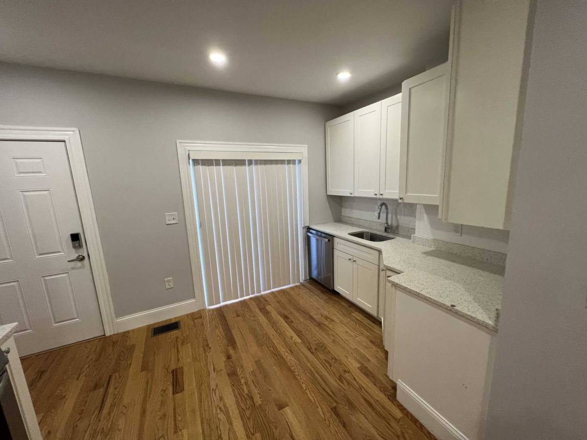 Apartment for rent at 374 Oxford St, Cambridge, MA 02140