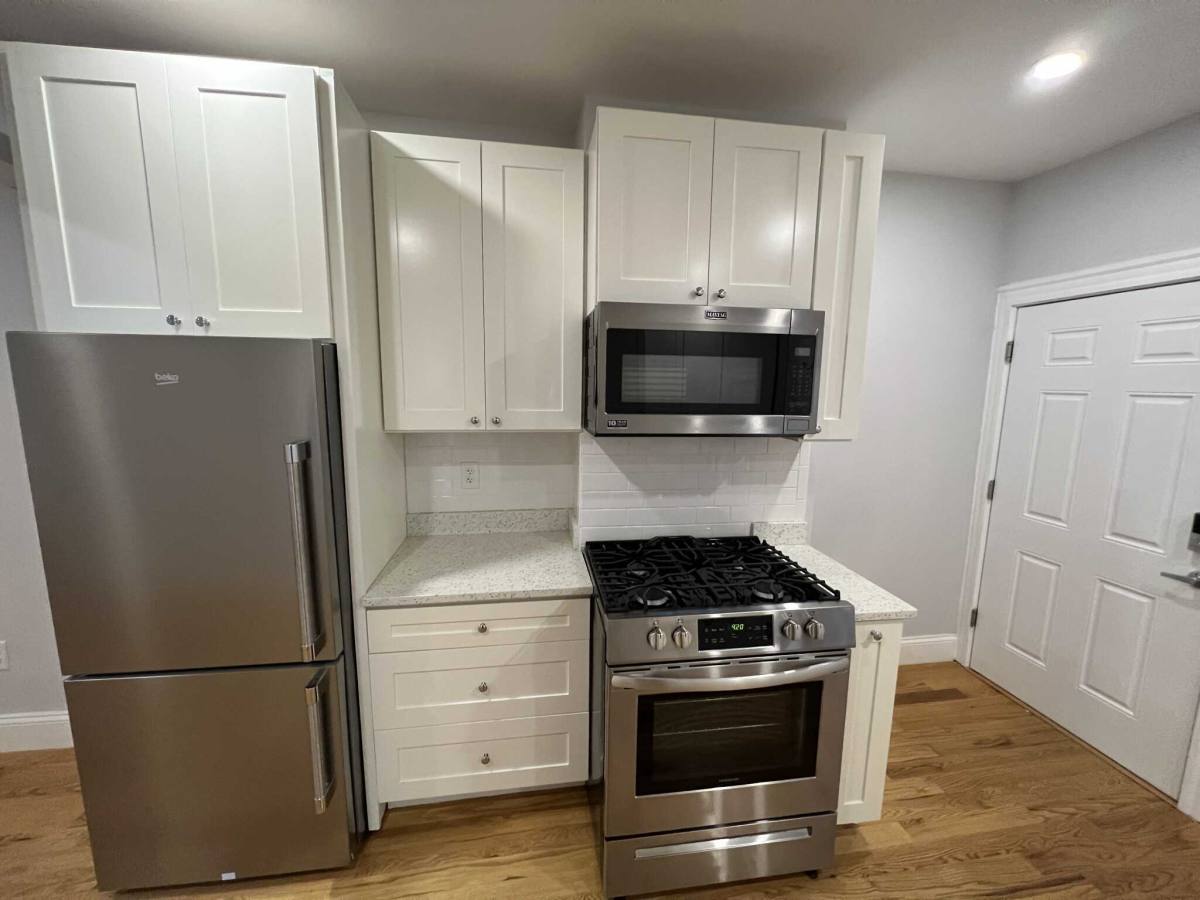 Apartment for rent at 374 Oxford St, Cambridge, MA 02140