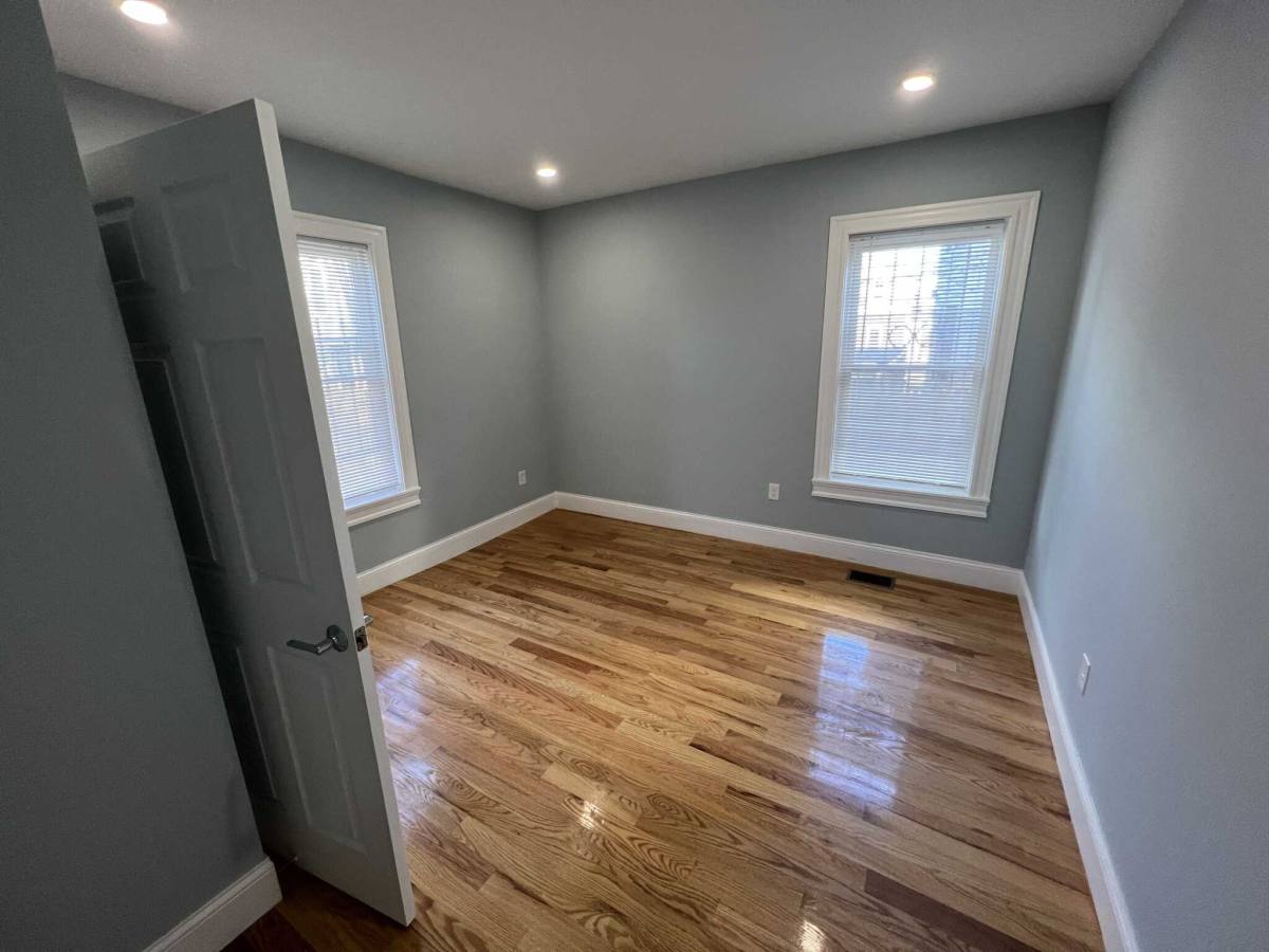 Apartment for rent at 374 Oxford St, Cambridge, MA 02140