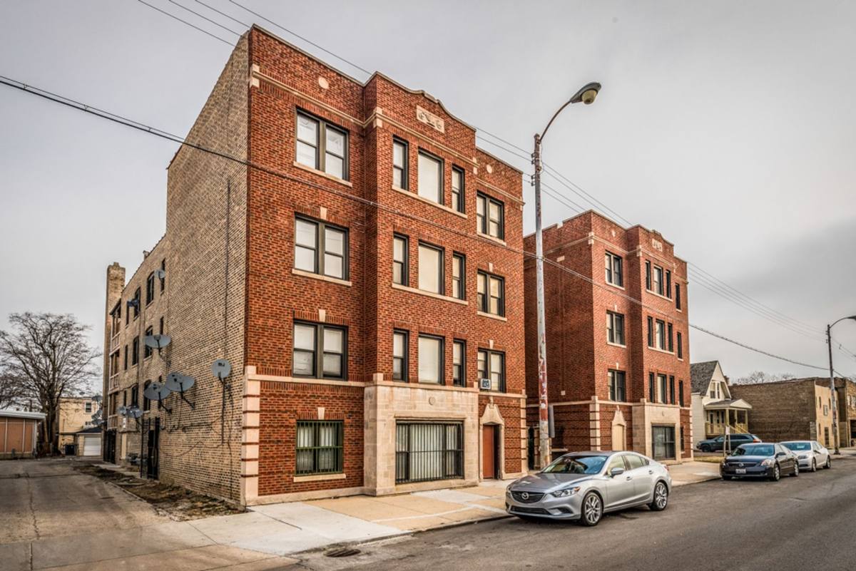 Apartment for rent at 5328 W Harrison St, Chicago, IL 60644