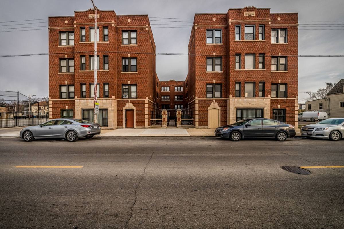 Apartment for rent at 5328 W Harrison St, Chicago, IL 60644
