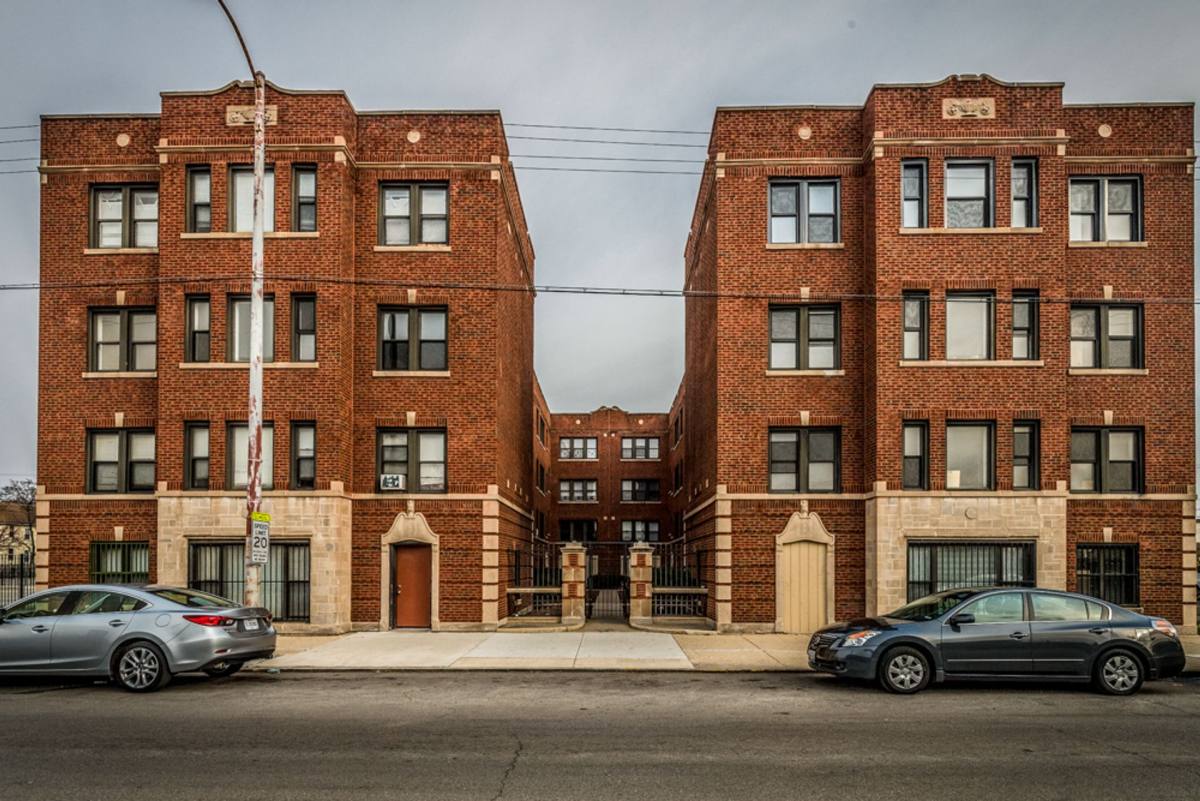 Apartment for rent at 5328 W Harrison St, Chicago, IL 60644