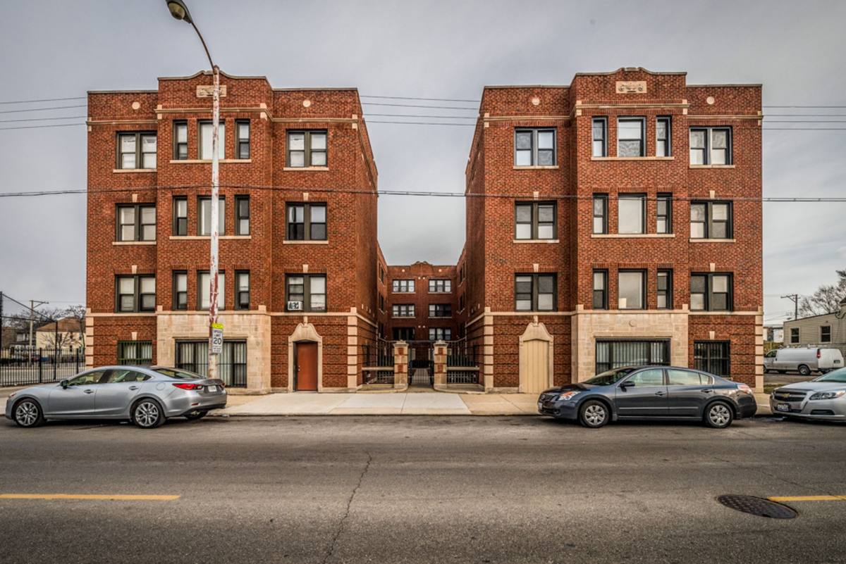 Apartment for rent at 5328 W Harrison St, Chicago, IL 60644