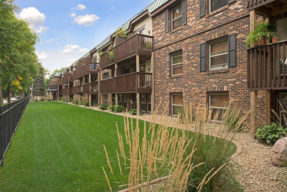 Apartment for rent at 2300 Pleasant Ave S, Minneapolis, MN 55404