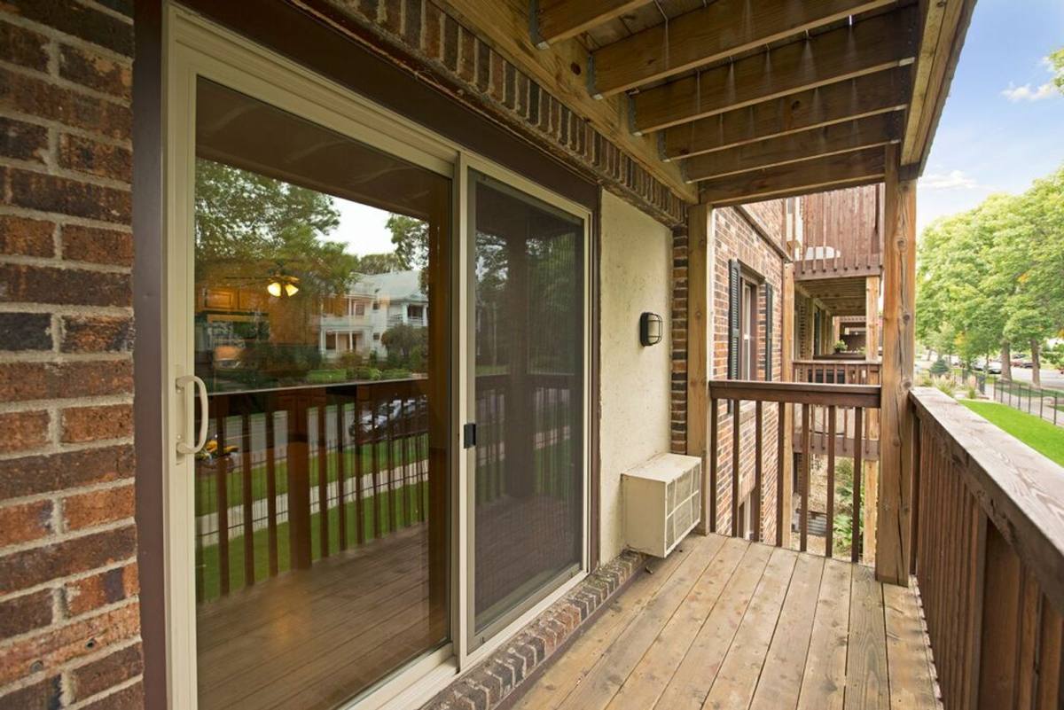 Apartment for rent at 2300 Pleasant Ave S, Minneapolis, MN 55404