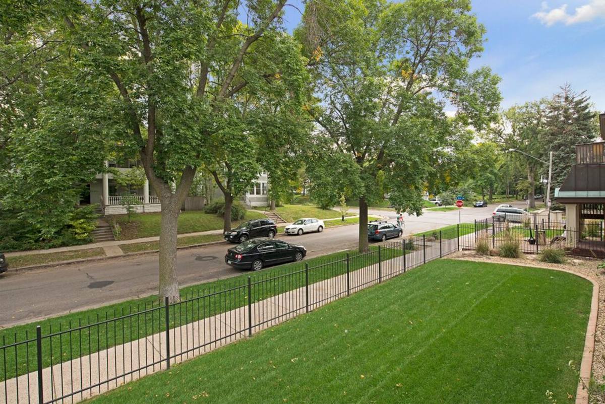 Apartment for rent at 2300 Pleasant Ave S, Minneapolis, MN 55404