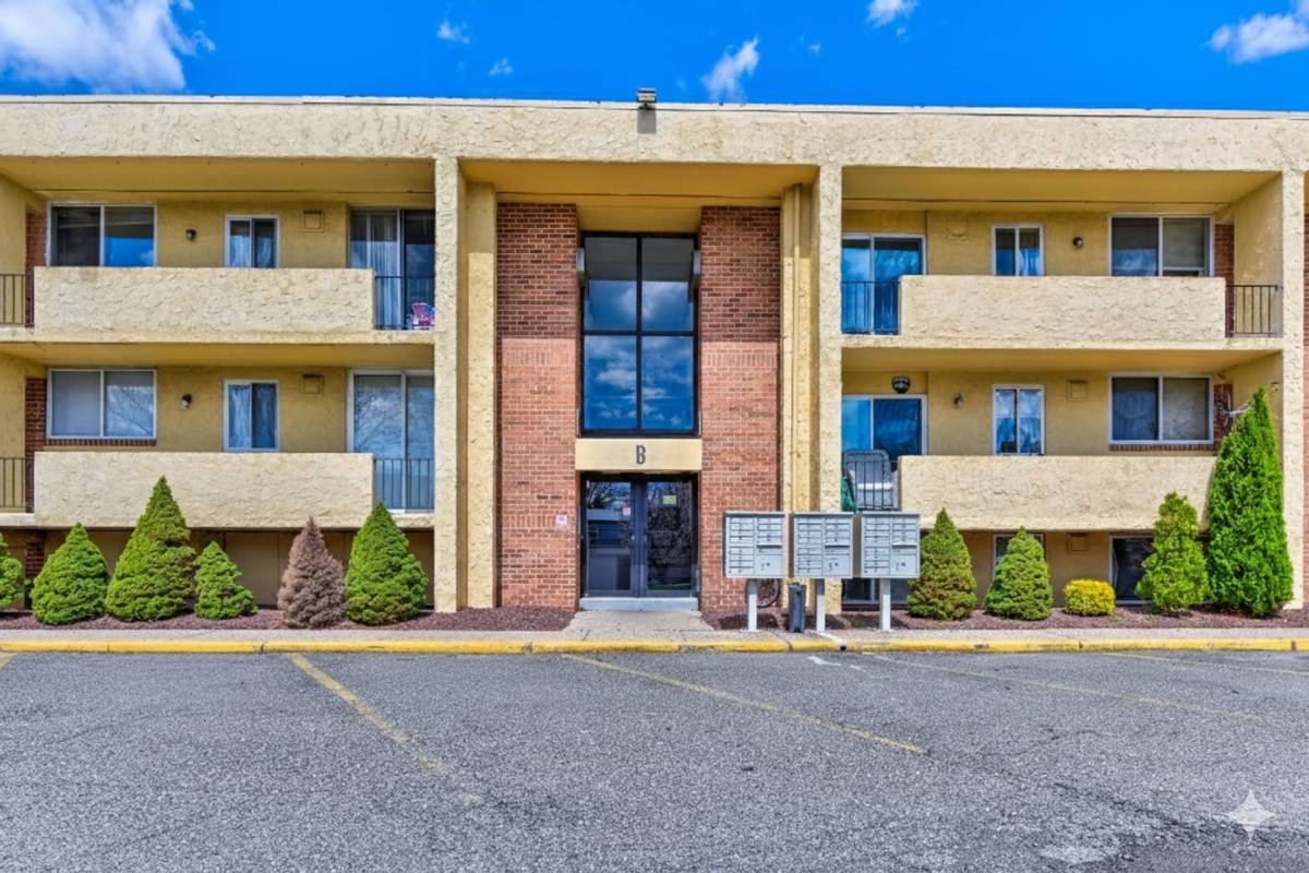 Apartment for rent at 400-414 N Blackhorse Pike, Blackwood, NJ 08012