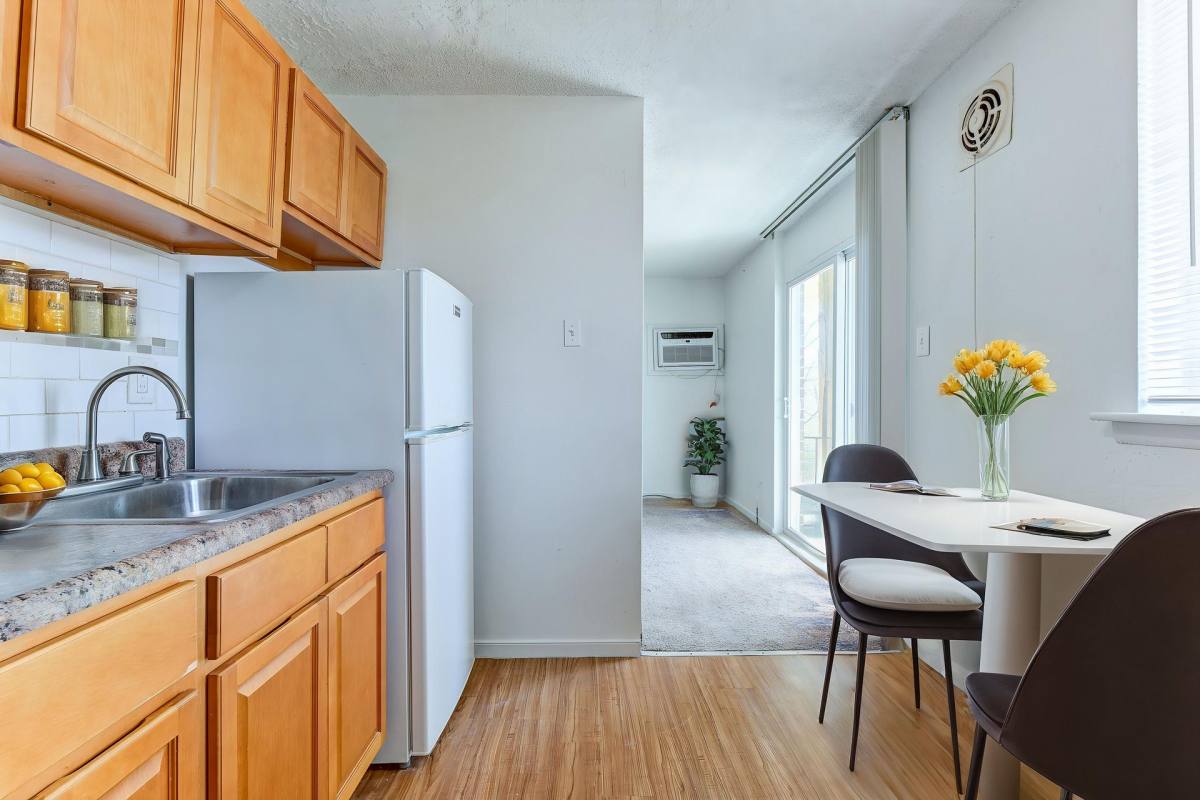 Apartment for rent at 400-414 N Blackhorse Pike, Blackwood, NJ 08012