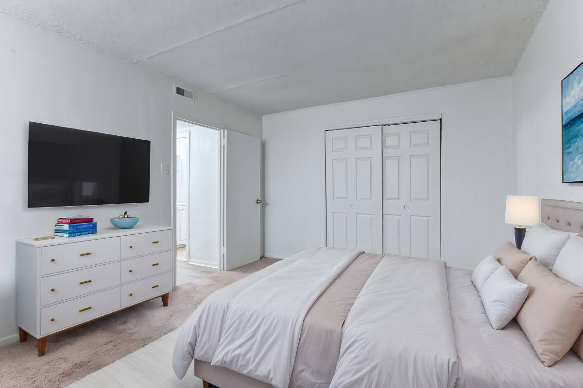 Apartment for rent at 400-414 N Blackhorse Pike, Blackwood, NJ 08012