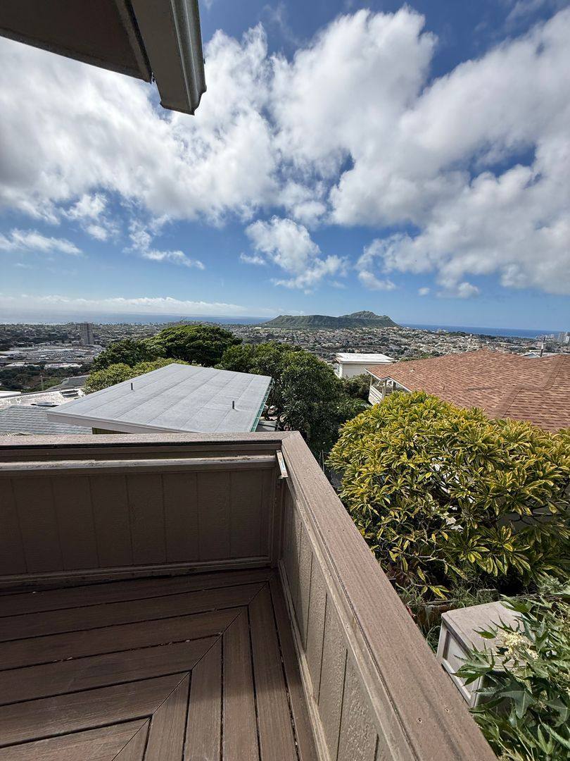 House for rent at 1617 Paula Dr, Honolulu, HI 96816