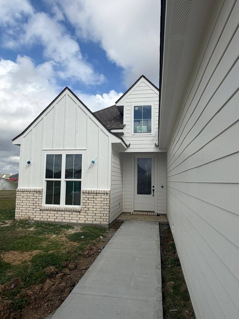 House for rent at 204 Benson Grove, Youngsville, LA 70592