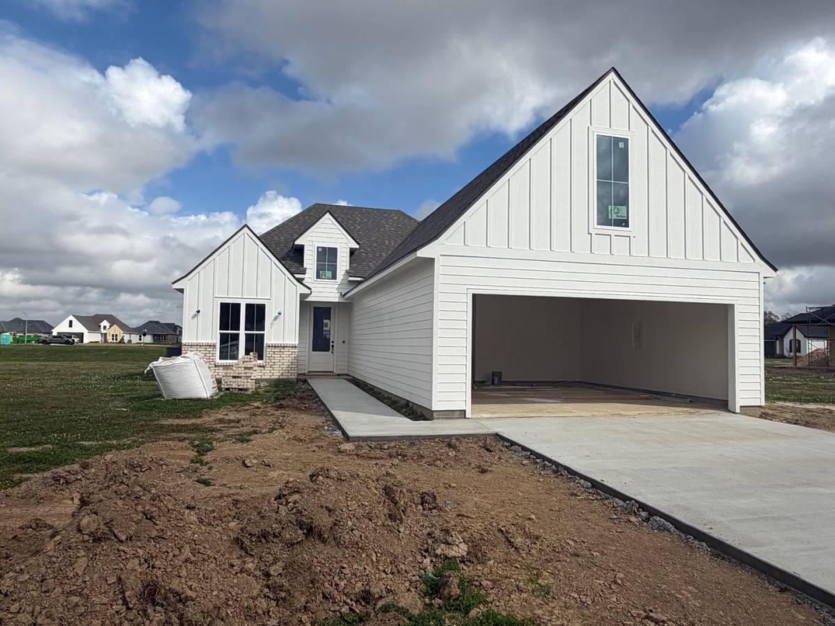 House for rent at 204 Benson Grove, Youngsville, LA 70592