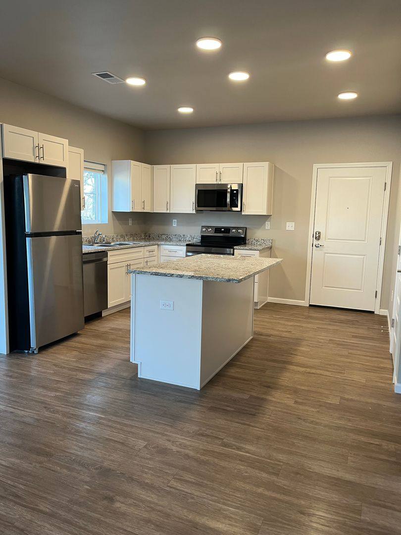 Apartment for rent at 1735 E Valley Water Mill Rd, Springfield, MO 65803