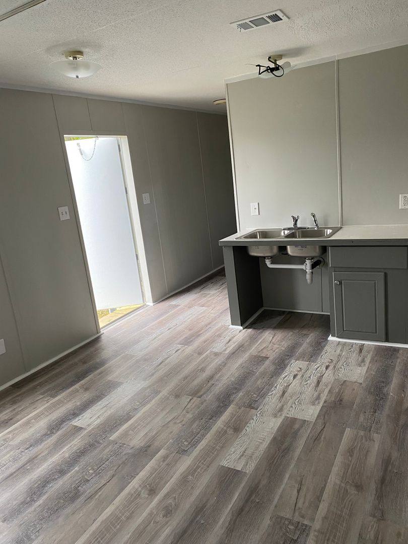 Apartment for rent at 4405 Old Jeanerette Rd, New Iberia, LA 70563