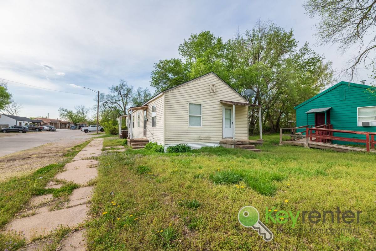 Apartment for rent at 4301 E Whitney Lane, Wichita, KS 67210