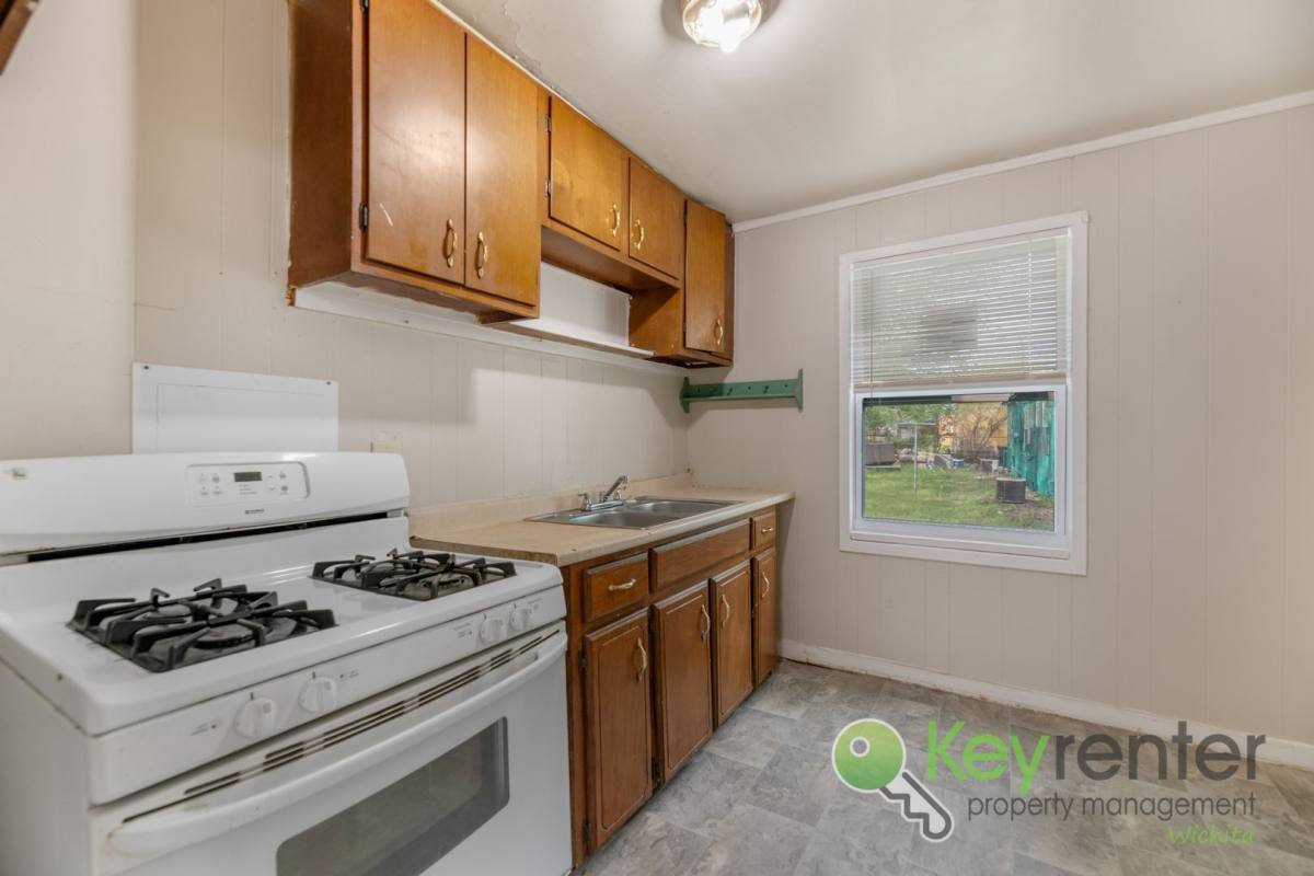 Apartment for rent at 4301 E Whitney Lane, Wichita, KS 67210