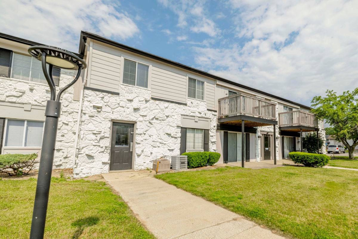 Apartment for rent at 3001 E Jefferson Blvd, South Bend, IN 46615