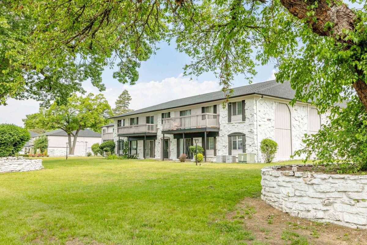 Apartment for rent at 3001 E Jefferson Blvd, South Bend, IN 46615