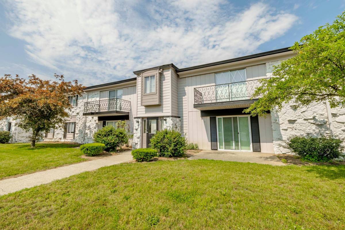 Apartment for rent at 3001 E Jefferson Blvd, South Bend, IN 46615