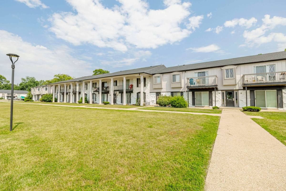 Apartment for rent at 3001 E Jefferson Blvd, South Bend, IN 46615