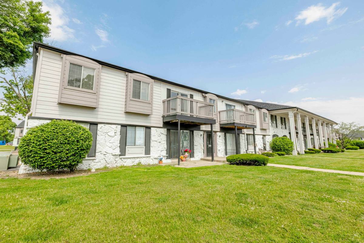 Apartment for rent at 3001 E Jefferson Blvd, South Bend, IN 46615