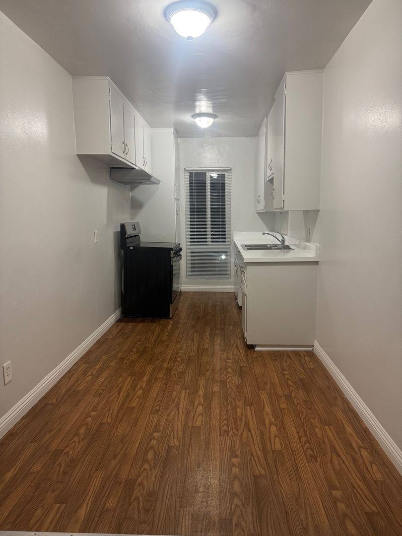 Apartment for rent at 938 W Huntington Dr, Arcadia, CA 91007