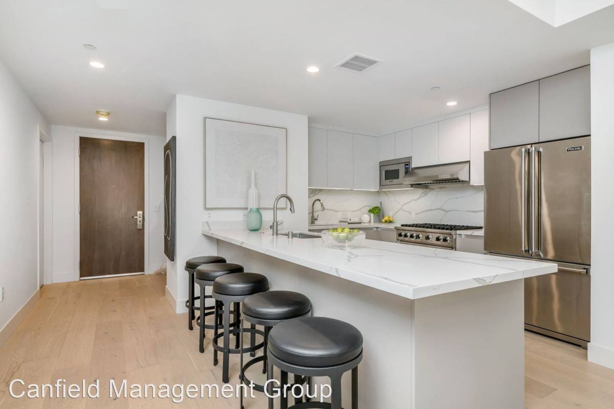 Apartment for rent at 1415 Reeves St, Los Angeles, CA 90035