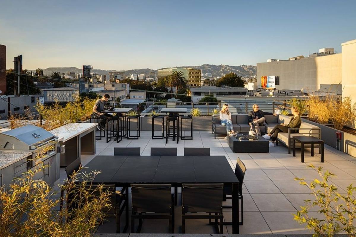 Apartment for rent at 1415 Reeves St, Los Angeles, CA 90035