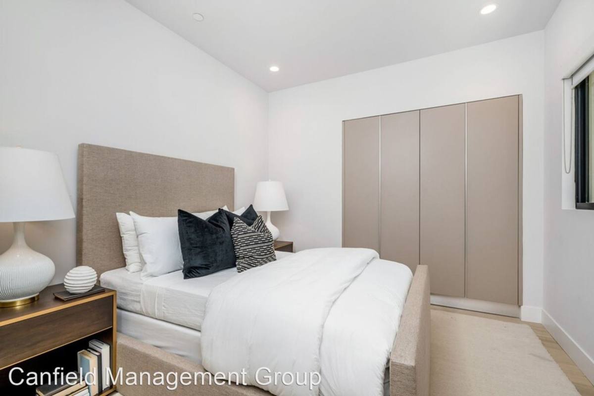Apartment for rent at 1415 Reeves St, Los Angeles, CA 90035