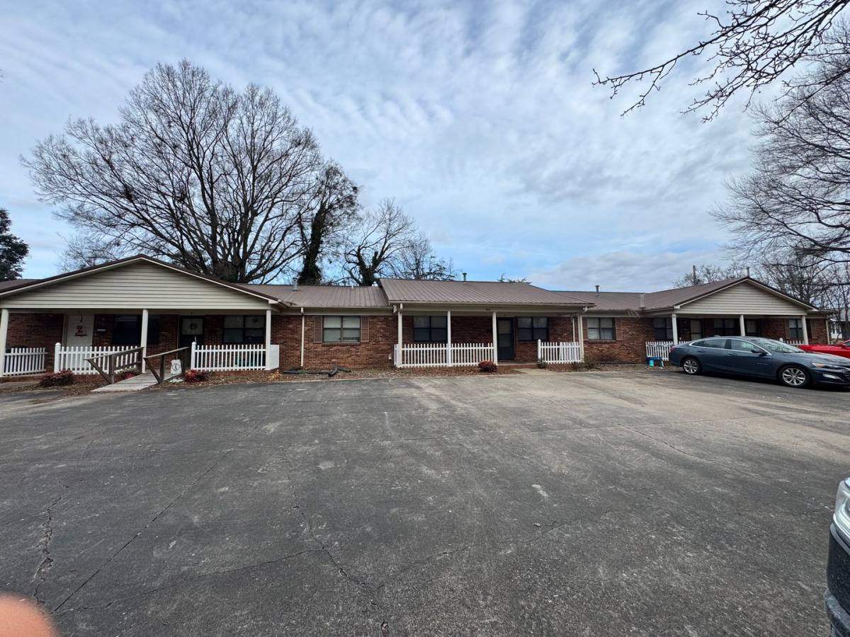 Apartment for rent at 500 W Second St, Cherryville, NC 28021