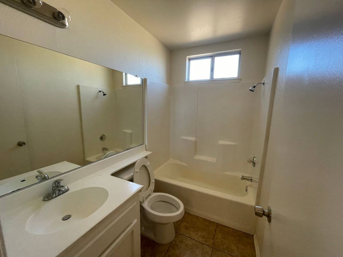 House for rent at 10246 Arroyo Ave, Hesperia, CA 92345