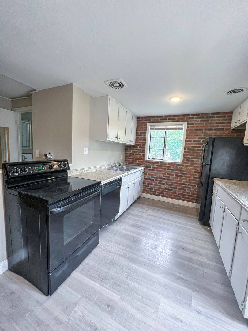 Apartment for rent at 905 16th St, Greeley, CO 80631