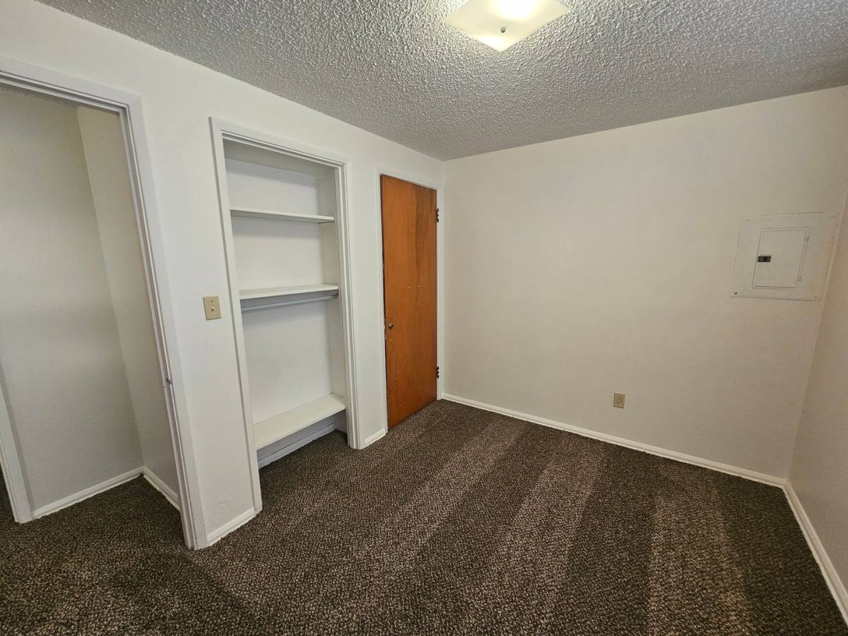 Townhouse for rent at 1104-1106 S Grand Dr, Moses Lake, WA 98837