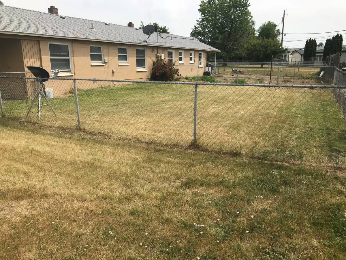 Townhouse for rent at 1104-1106 S Grand Dr, Moses Lake, WA 98837