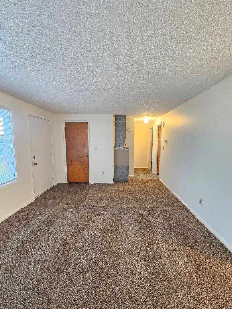 Townhouse for rent at 1104-1106 S Grand Dr, Moses Lake, WA 98837