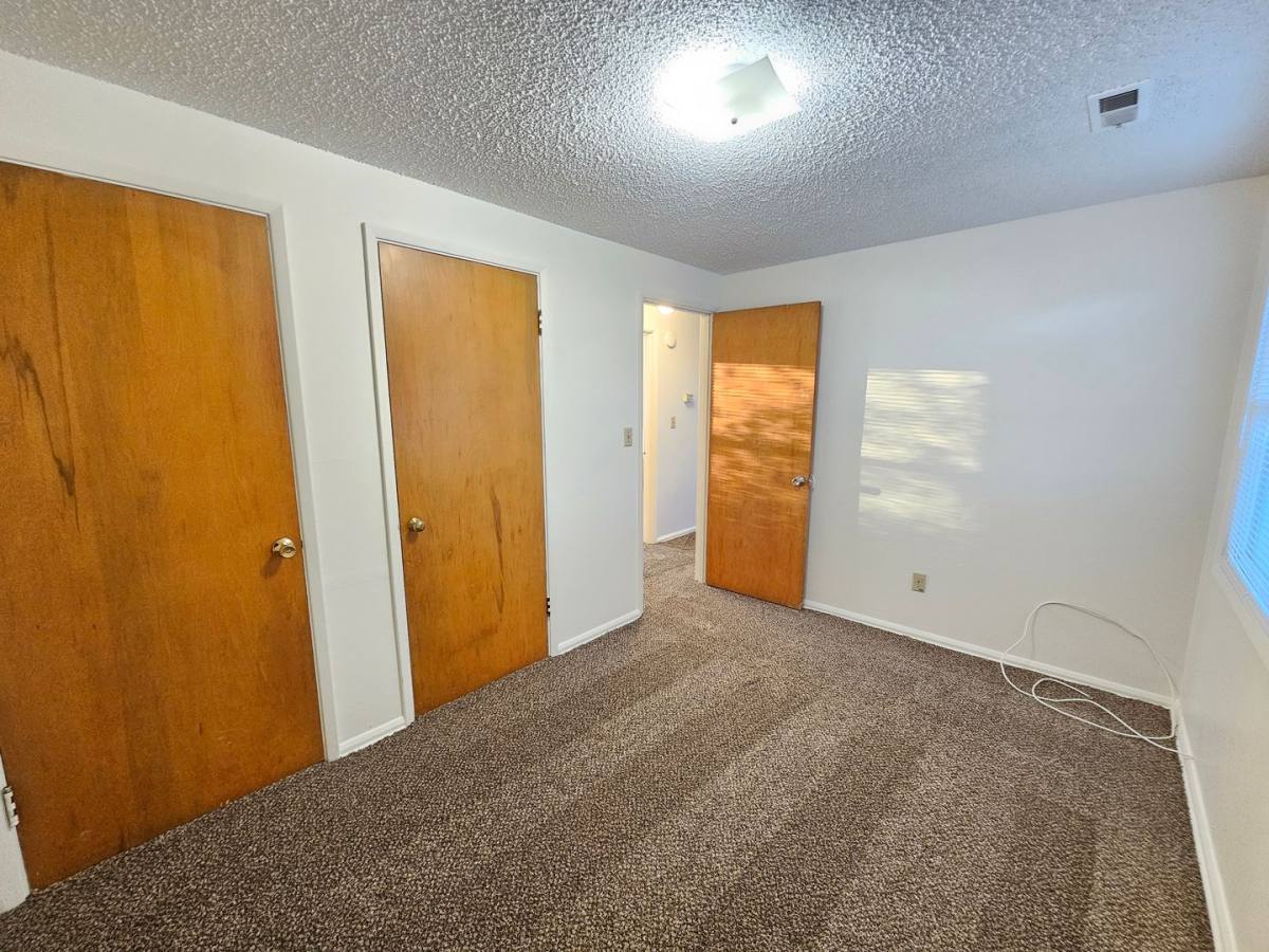 Townhouse for rent at 1104-1106 S Grand Dr, Moses Lake, WA 98837