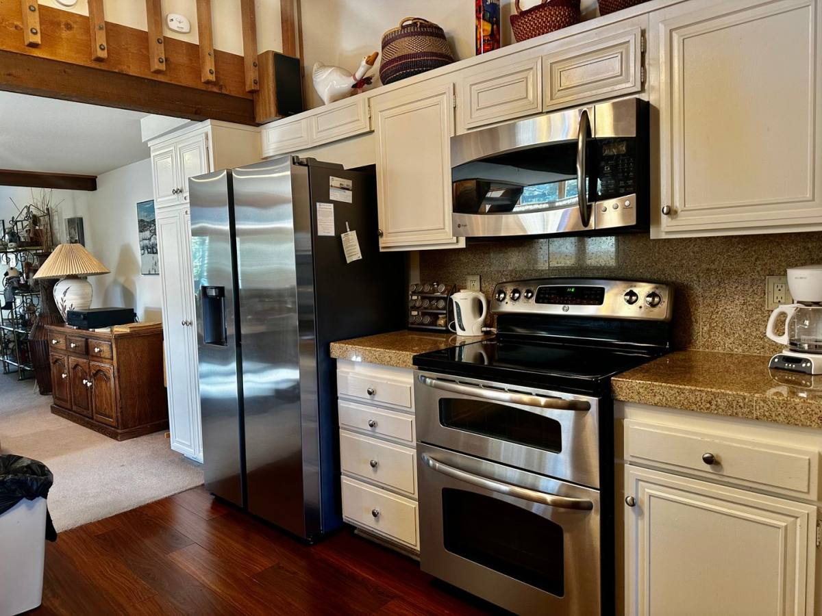 Apartment for rent at 418 Snowcreek Rd, Mammoth Lakes, CA 93546