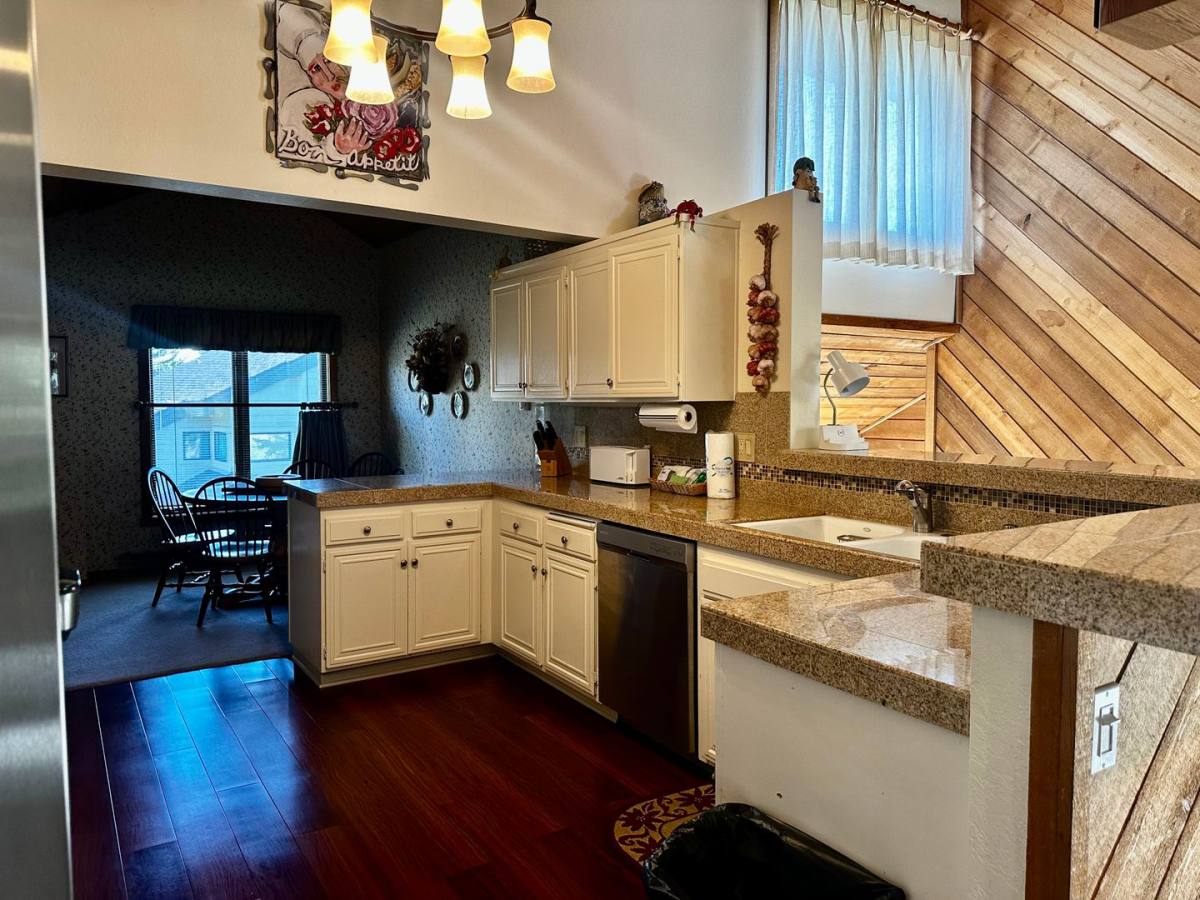 Apartment for rent at 418 Snowcreek Rd, Mammoth Lakes, CA 93546