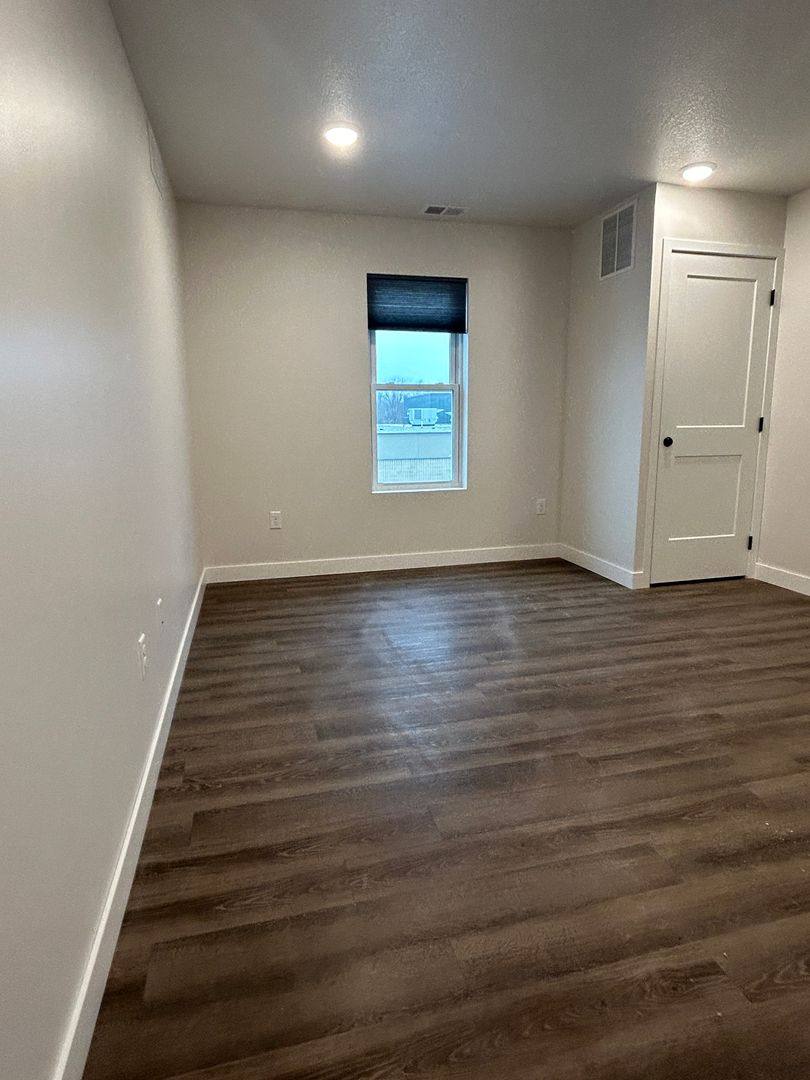 Apartment for rent at 128 S 2nd St, Le Sueur, MN 56058