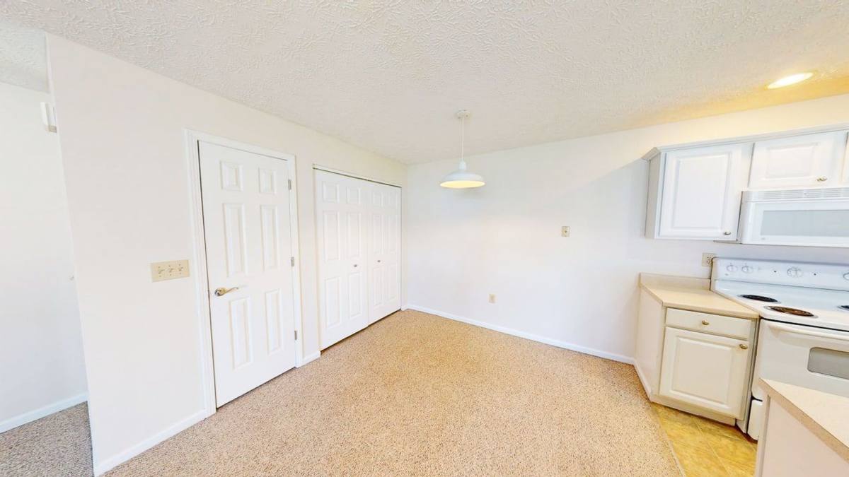 Apartment for rent at 5566 Garden Ridge, Columbus, OH 43228