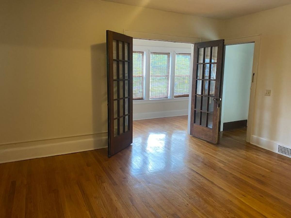 Apartment for rent at 1009-11 Euclid Ave, Syracuse, NY 13210