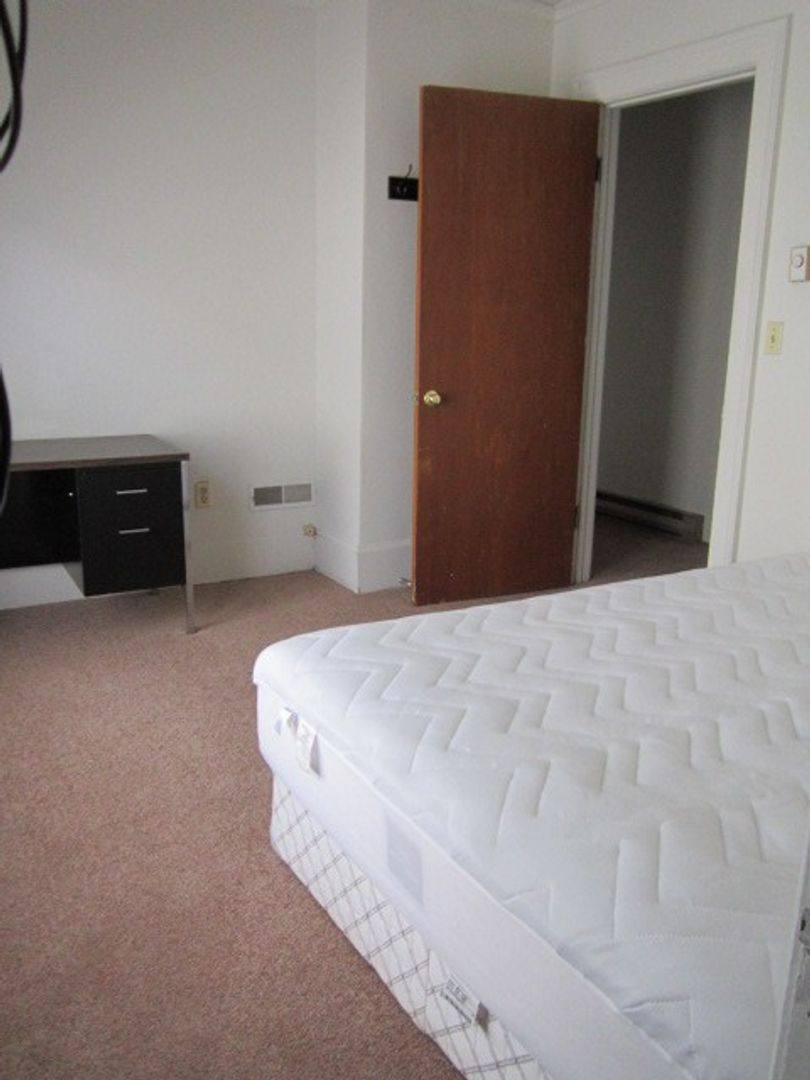 Apartment for rent at 205 Comstock Ave, Syracuse, NY 13210
