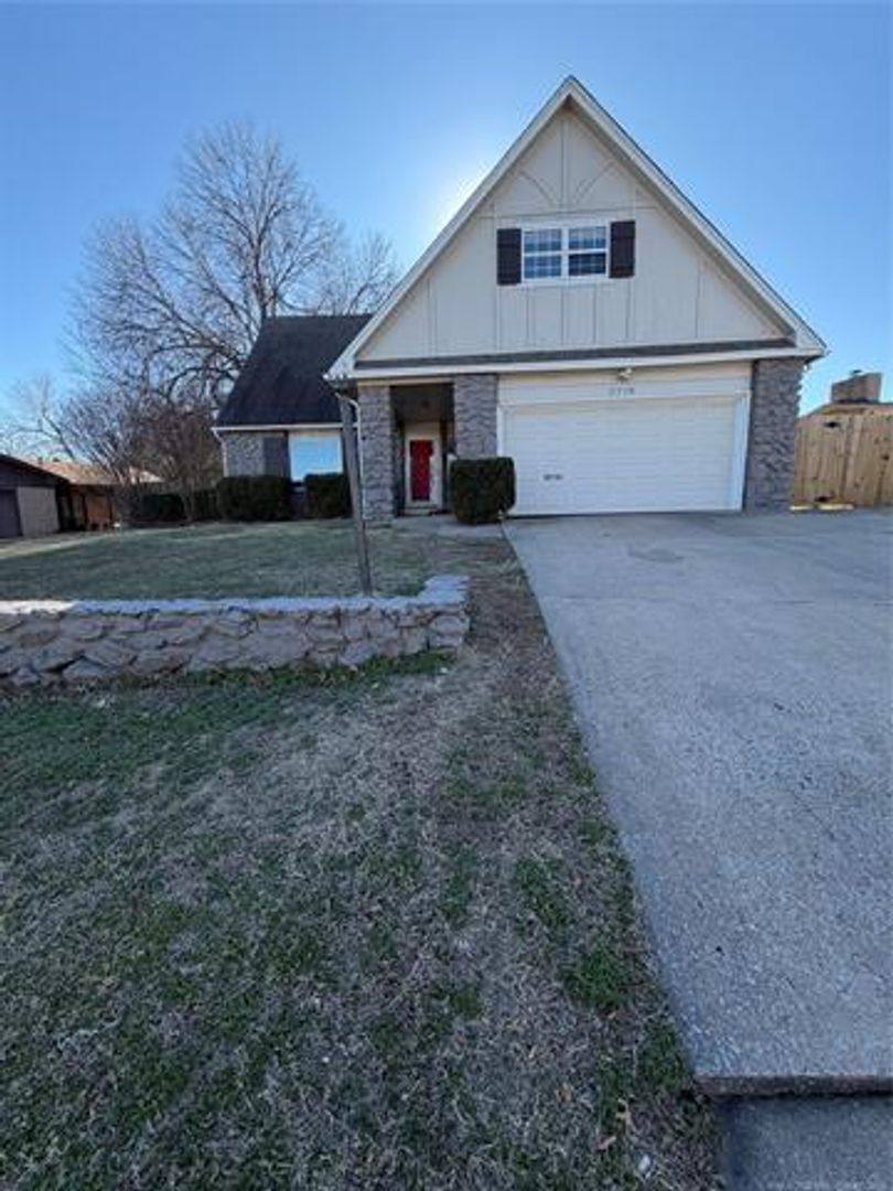 House for rent at 7065 E 52nd St, Tulsa, OK 74145