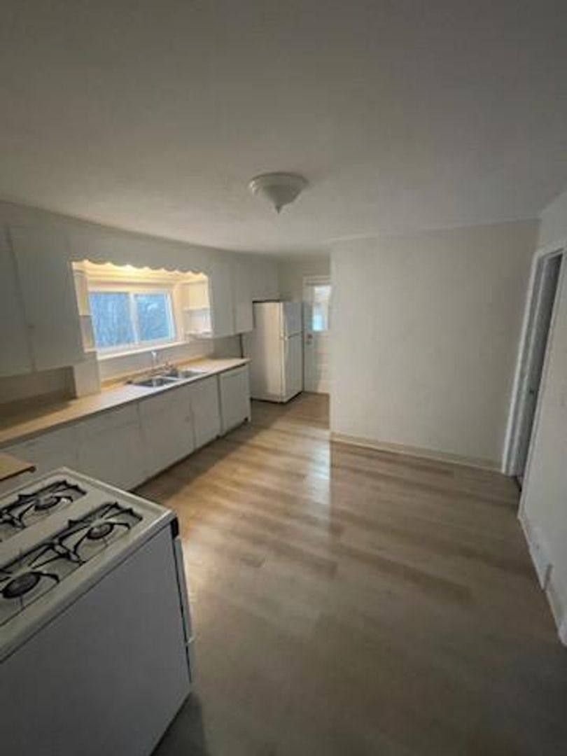 Apartment for rent at 231-33 Miles Ave, Syracuse, NY 13210