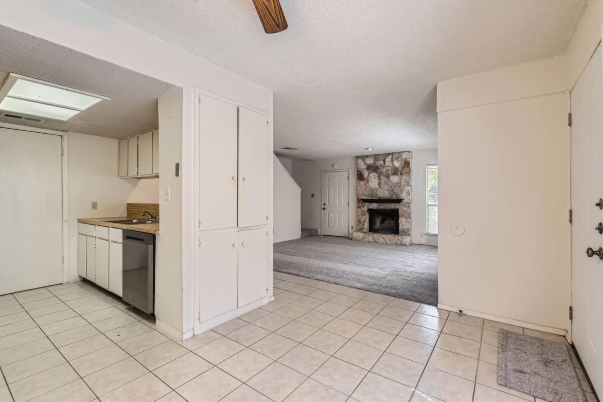 Condo for rent at 1303 Camp Craft, Austin, TX 78746