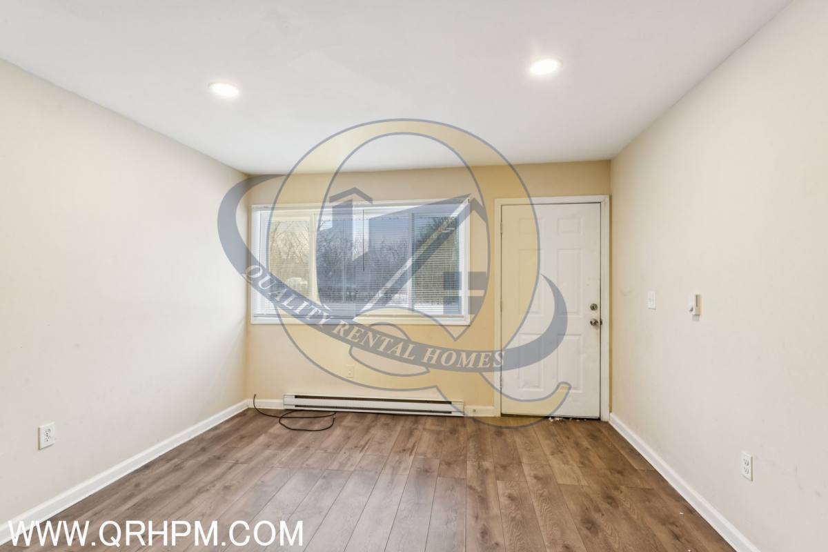Apartment for rent at 3807 Lippincott Blvd, Flint, MI 48507