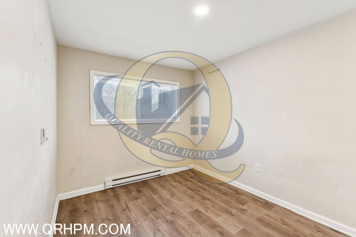 Apartment for rent at 3807 Lippincott Blvd, Flint, MI 48507